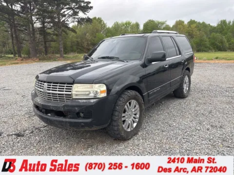 Green 2010 Lincoln Navigator for sale in Des Arc, AR