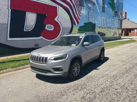 Photos of 2019 Jeep Cherokee Latitude Plus for sale in Des Arc, AR at D3 Auto Sales - Des Arc, AR