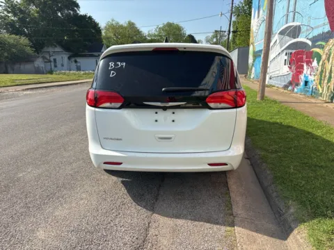More photos of 2023 Chrysler Voyager LX at D3 Auto Sales - Des Arc, AR, AR