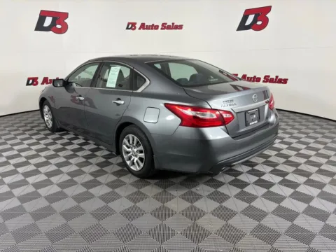 More photos of 2017 Nissan Altima 2.5 at D3 Auto Sales - Des Arc, AR, AR