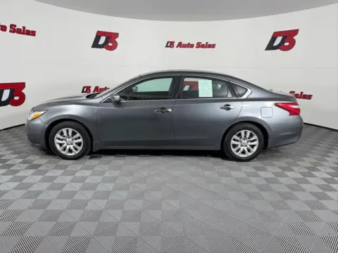 Another view of 2017 Nissan Altima 2.5 for sale in Des Arc, AR at D3 Auto Sales - Des Arc, AR