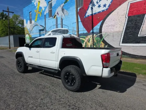 More photos of 2017 Toyota Tacoma TRD Off-Road at D3 Auto Sales - Des Arc, AR, AR