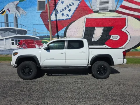 Another view of 2017 Toyota Tacoma TRD Off-Road for sale in Des Arc, AR at D3 Auto Sales - Des Arc, AR