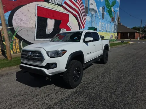 Photos of 2017 Toyota Tacoma TRD Off-Road for sale in Des Arc, AR at D3 Auto Sales - Des Arc, AR