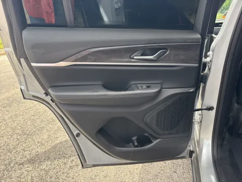 Photos of 2025 Jeep Grand Cherokee Limited for sale in Des Arc, AR at D3 Auto Sales - Des Arc, AR