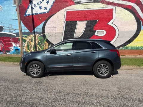 Another view of 2019 Cadillac XT5 Luxury for sale in Des Arc, AR at D3 Auto Sales - Des Arc, AR