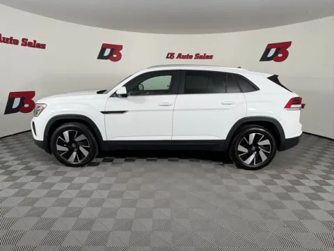 Another view of 2025 Volkswagen Atlas Cross Sport 2.0T SE w/Technology for sale in Des Arc, AR at D3 Auto Sales - Des Arc, AR
