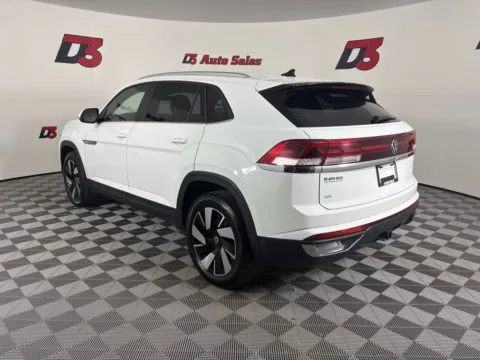 More photos of 2025 Volkswagen Atlas Cross Sport 2.0T SE w/Technology at D3 Auto Sales - Des Arc, AR, AR