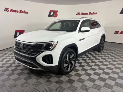 Photos of 2025 Volkswagen Atlas Cross Sport 2.0T SE w/Technology for sale in Des Arc, AR at D3 Auto Sales - Des Arc, AR