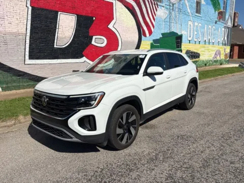 Photos of 2025 Volkswagen Atlas Cross Sport 2.0T SE w/Technology for sale in Des Arc, AR at D3 Auto Sales - Des Arc, AR