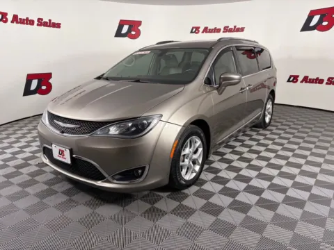 Photos of 2018 Chrysler Pacifica Touring L Plus for sale in Des Arc, AR at D3 Auto Sales - Des Arc, AR