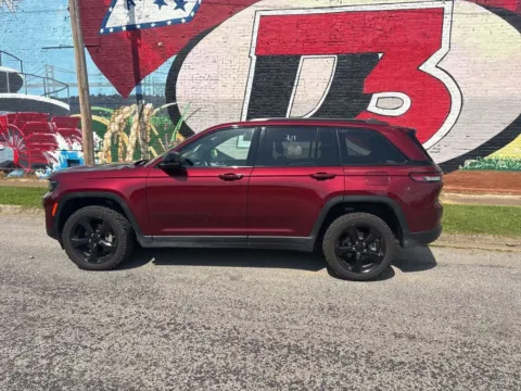 Another view of 2024 Jeep Grand Cherokee Altitude for sale in Des Arc, AR at D3 Auto Sales - Des Arc, AR