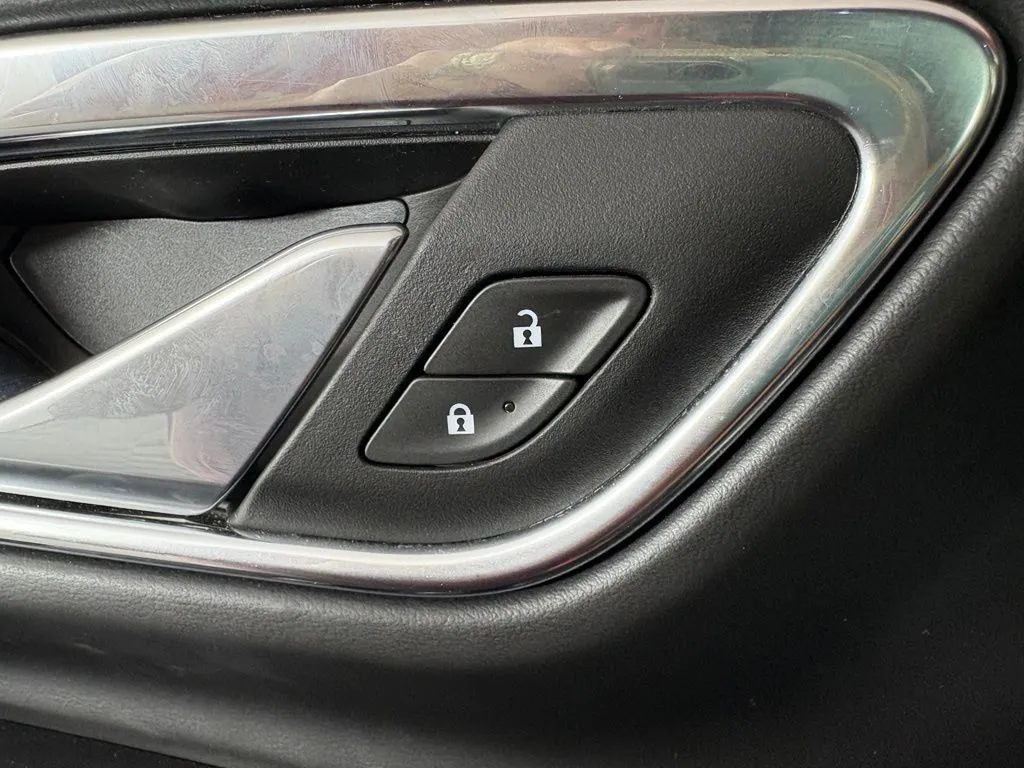 Chevrolet Tahoe photo 13