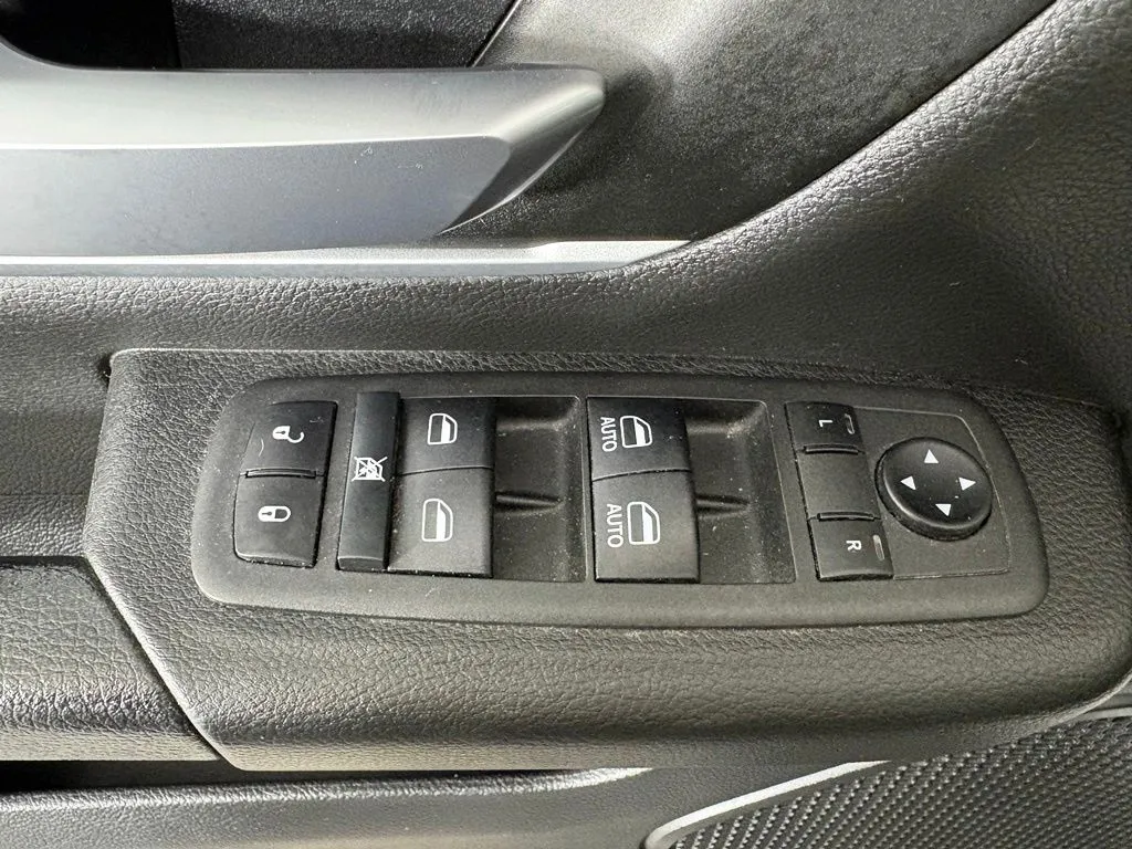 Ram 1500 photo 18