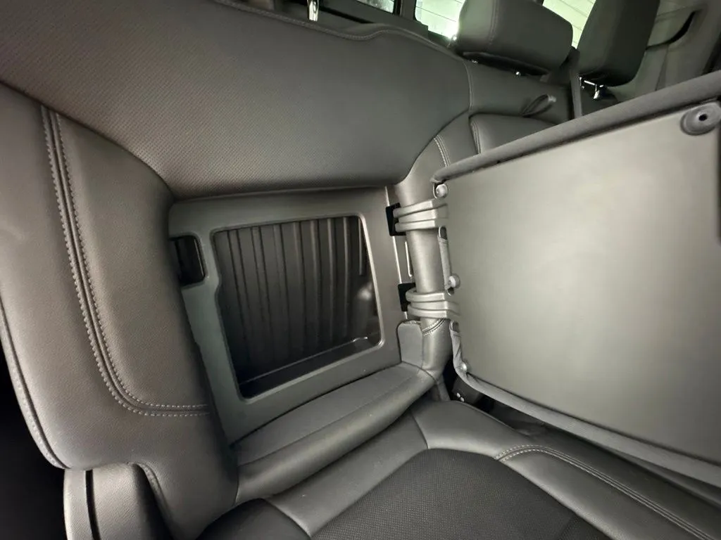 Chevrolet Silverado photo 54