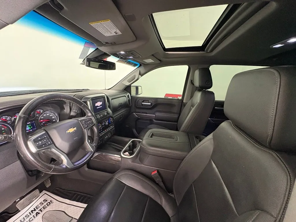 Chevrolet Silverado photo 16