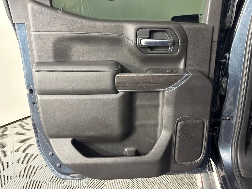 Chevrolet Silverado photo 47