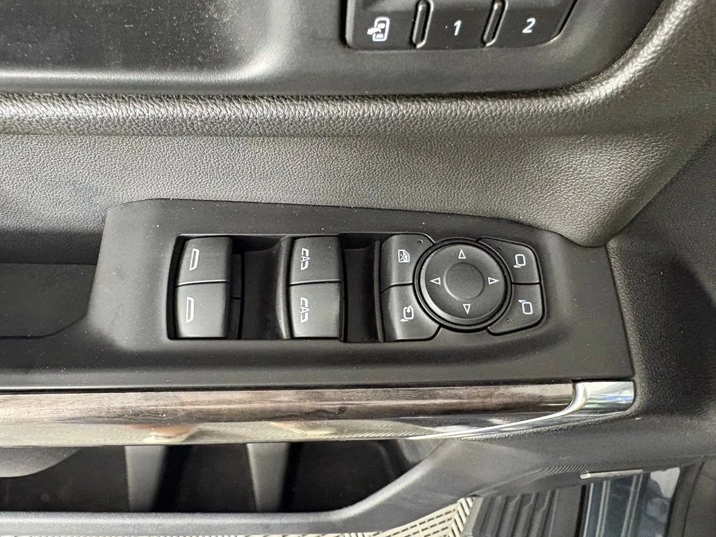 Chevrolet Silverado photo 20
