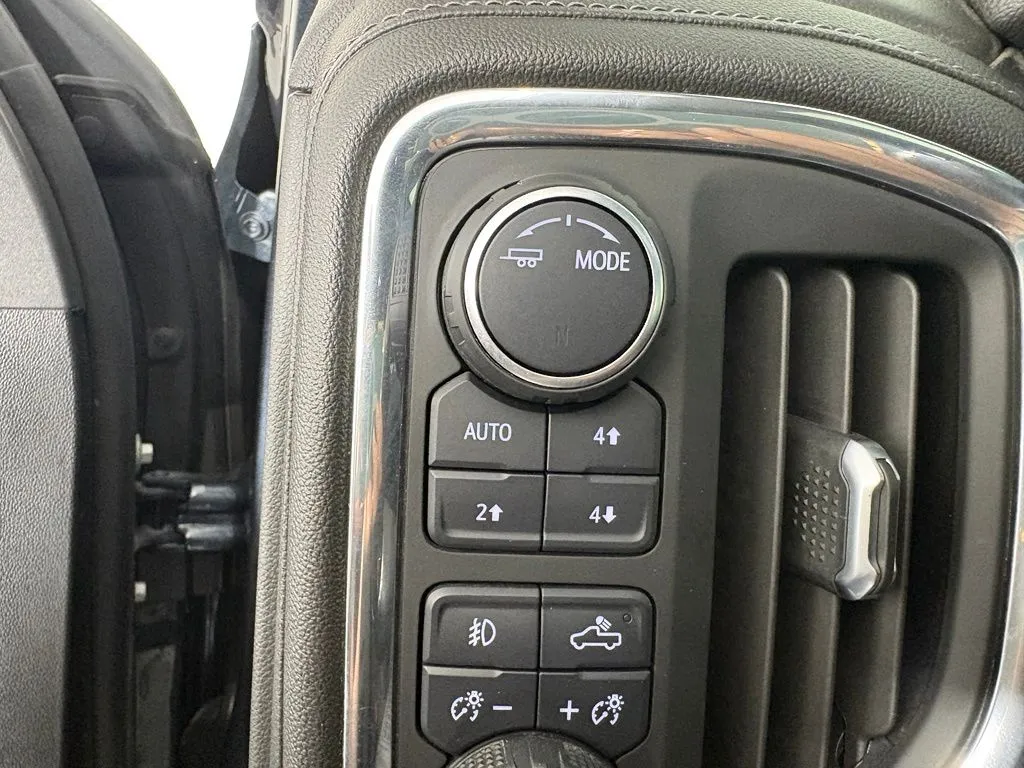 Chevrolet Silverado photo 23