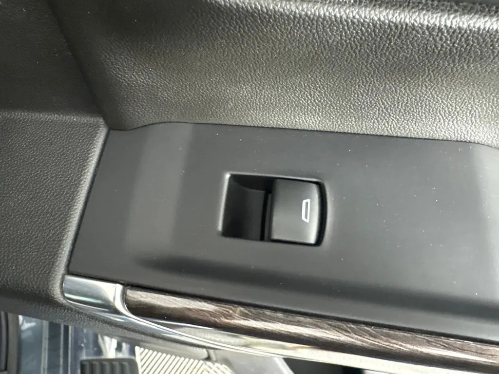 Chevrolet Silverado photo 53
