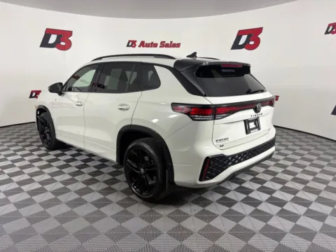 More photos of 2025 Volkswagen Tiguan 2.0T SE R-Line Black at D3 Auto Sales - Des Arc, AR, AR