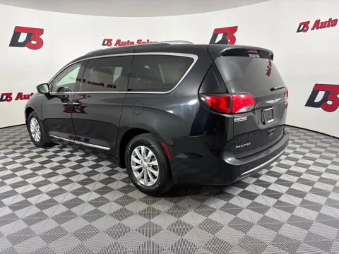 More photos of 2019 Chrysler Pacifica Touring L at D3 Auto Sales - Des Arc, AR, AR