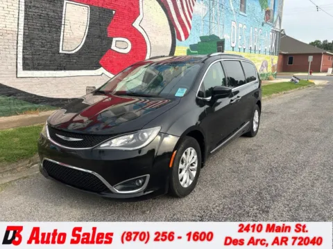 Black 2019 Chrysler Pacifica Touring L for sale in Des Arc, AR