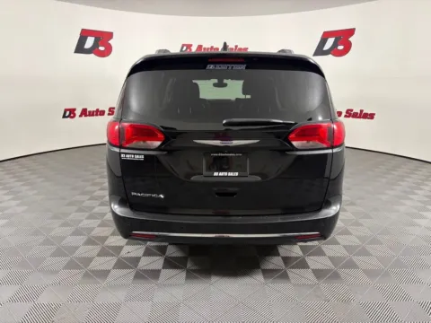 More photos of 2019 Chrysler Pacifica Touring L at D3 Auto Sales - Des Arc, AR, AR