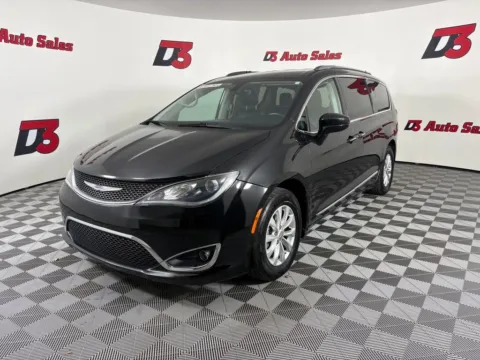Photos of 2019 Chrysler Pacifica Touring L for sale in Des Arc, AR at D3 Auto Sales - Des Arc, AR