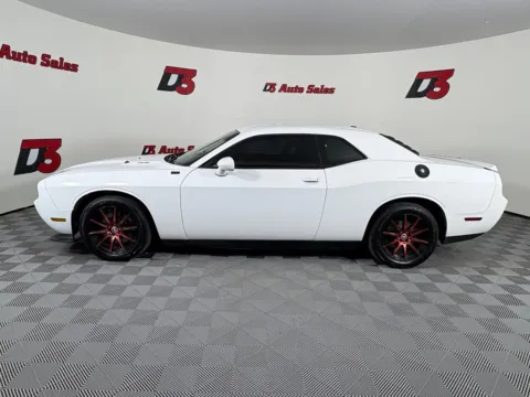 Another view of 2014 Dodge Challenger R/T for sale in Des Arc, AR at D3 Auto Sales - Des Arc, AR