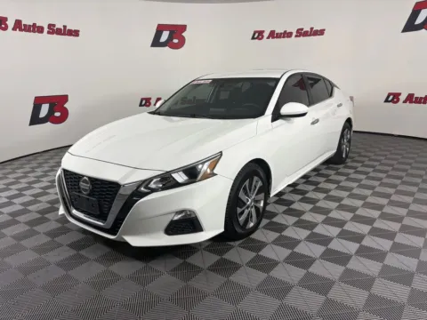 Photos of 2019 Nissan Altima 2.5 S for sale in Des Arc, AR at D3 Auto Sales - Des Arc, AR