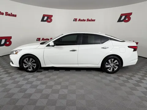 Another view of 2019 Nissan Altima 2.5 S for sale in Des Arc, AR at D3 Auto Sales - Des Arc, AR