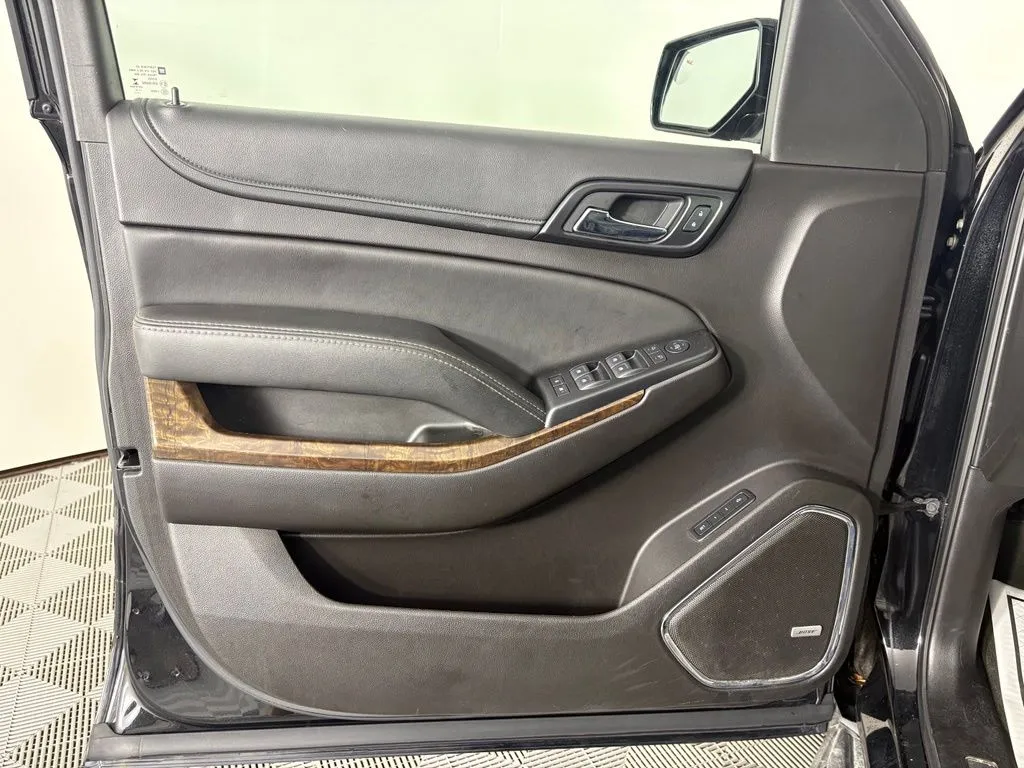 Chevrolet Tahoe photo 12