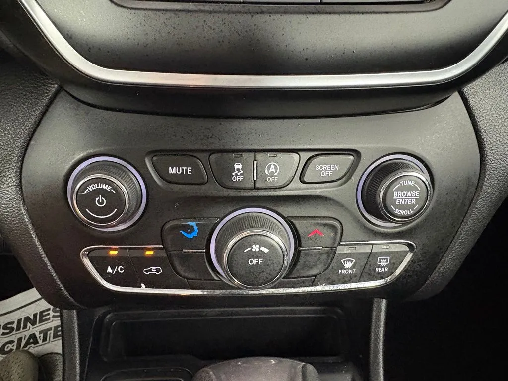 Jeep Cherokee photo 21