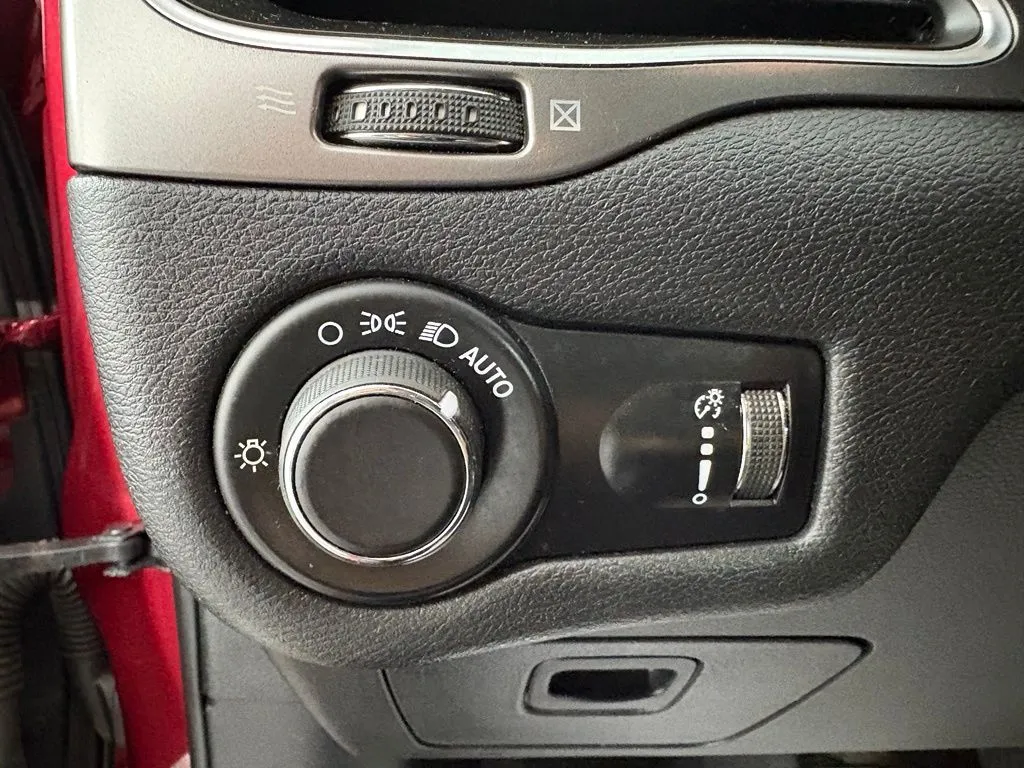 Jeep Cherokee photo 14