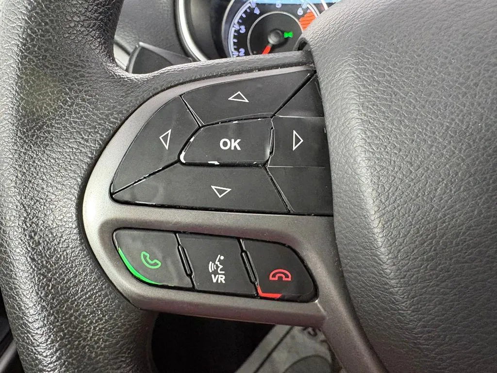 Jeep Cherokee photo 16