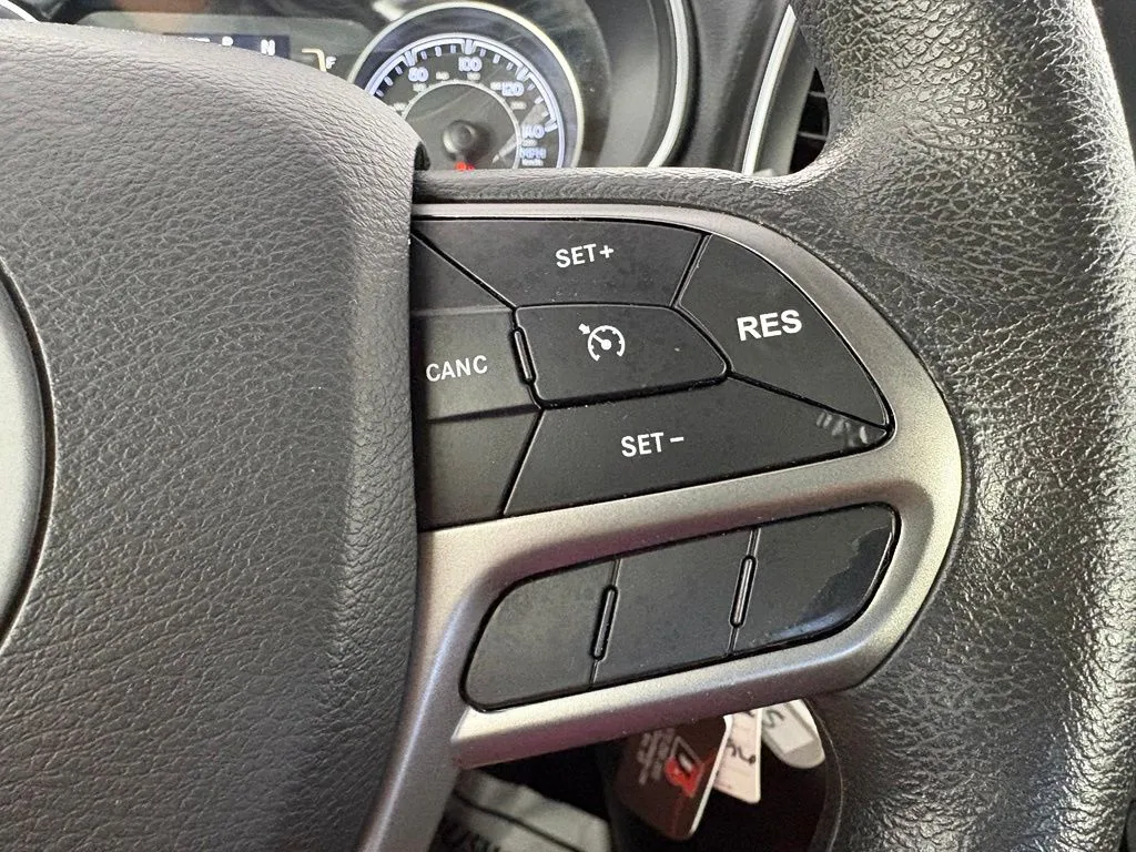 Jeep Cherokee photo 17