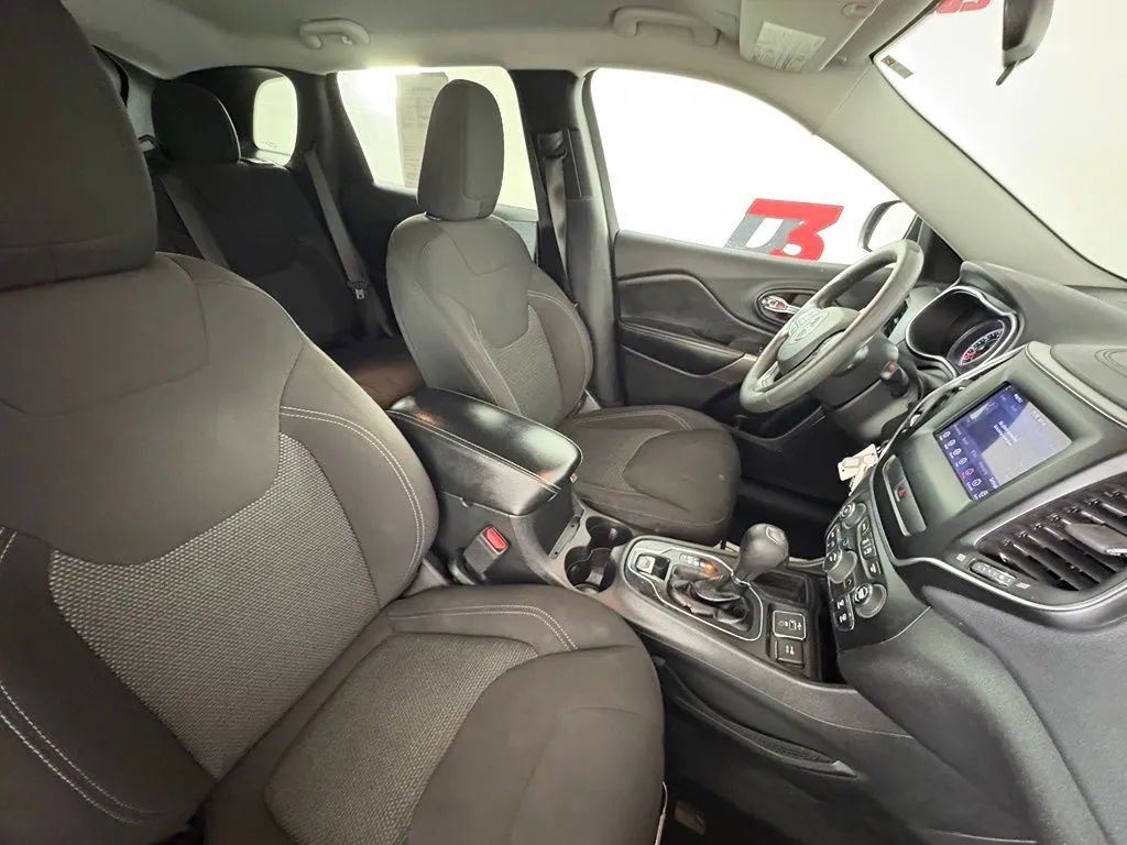 Jeep Cherokee photo 28