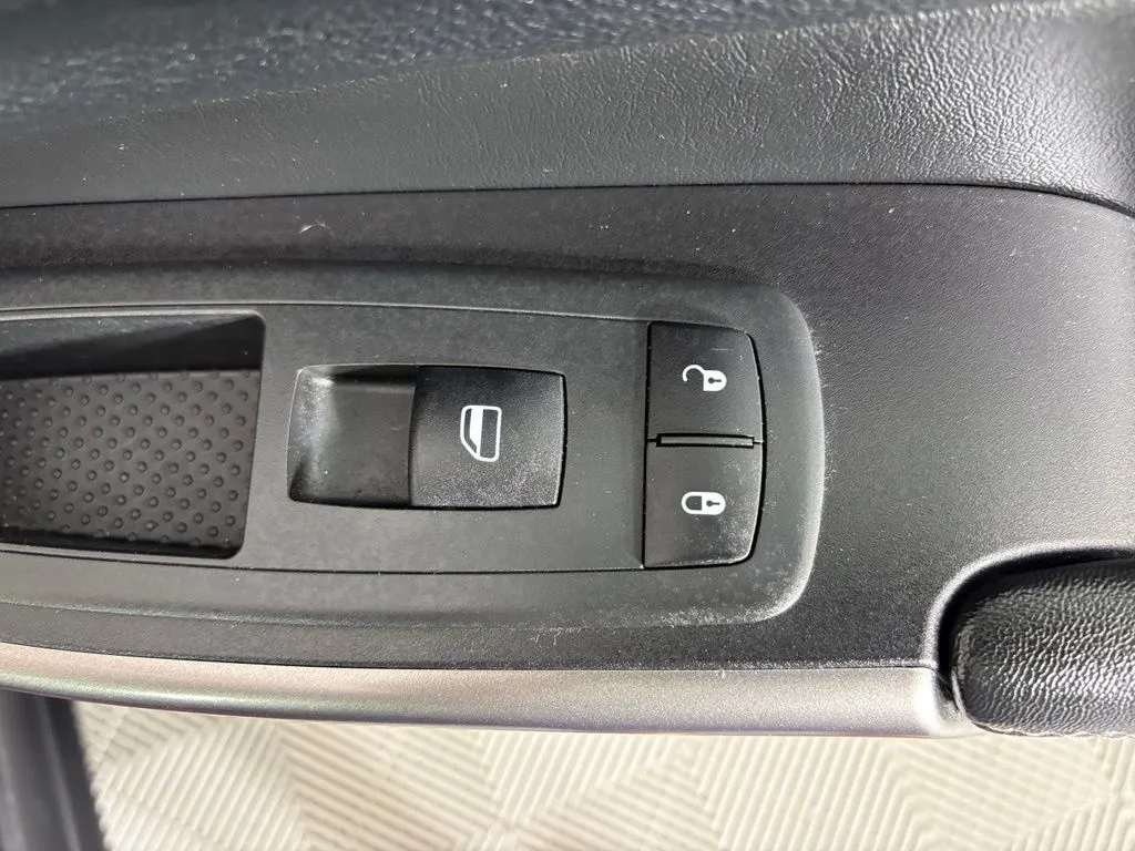 Jeep Cherokee photo 31