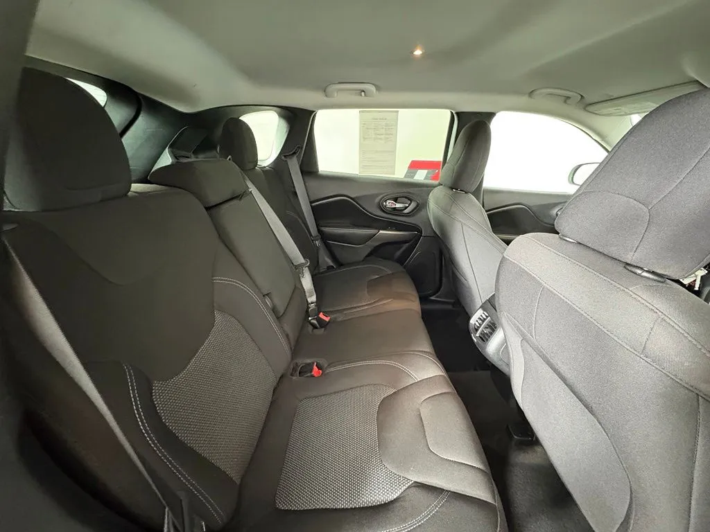 Jeep Cherokee photo 37