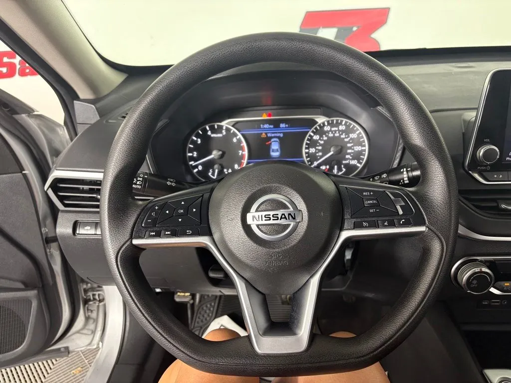 Nissan Altima photo 19