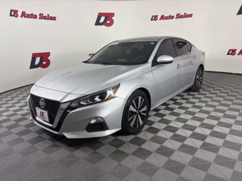 Silver 2022 Nissan Altima 2.5 SV for sale in Des Arc, AR