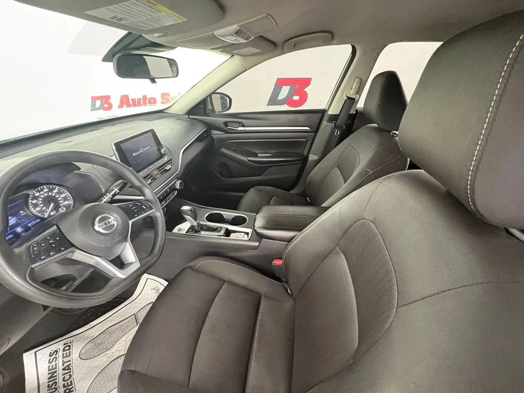 Nissan Altima photo 13