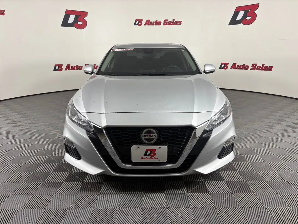 Nissan Altima photo 11