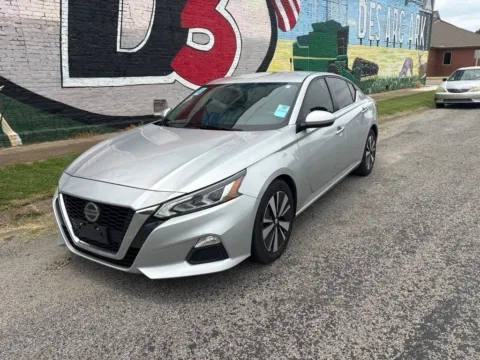 Photos of 2022 Nissan Altima 2.5 SV for sale in Des Arc, AR at D3 Auto Sales - Des Arc, AR
