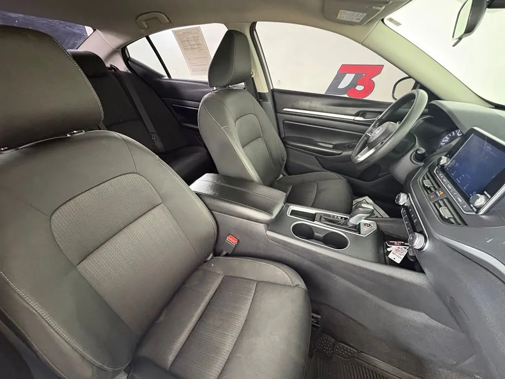 Nissan Altima photo 31