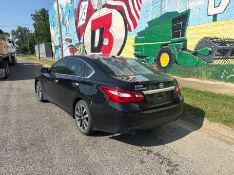 More photos of 2017 Nissan Altima 2.5 SL at D3 Auto Sales - Des Arc, AR, AR