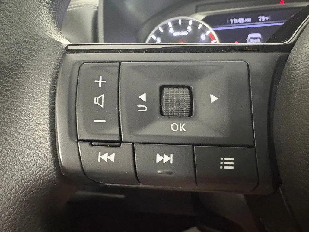 Nissan Rogue photo 21