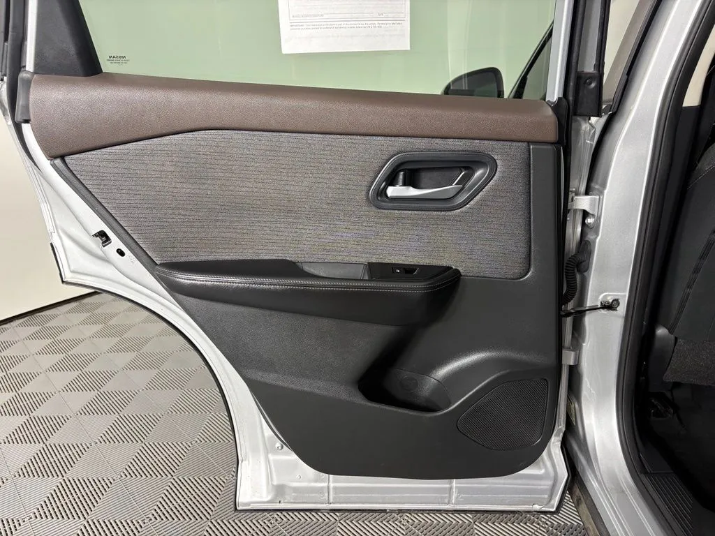Nissan Rogue photo 38