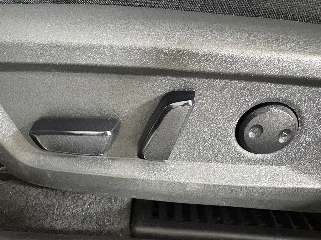 Nissan Rogue photo 14